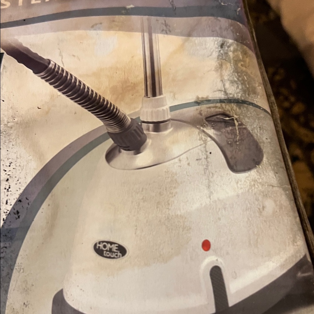 White Garment Steamer - Perfect Steam Deluxe - Picture 6 of 9